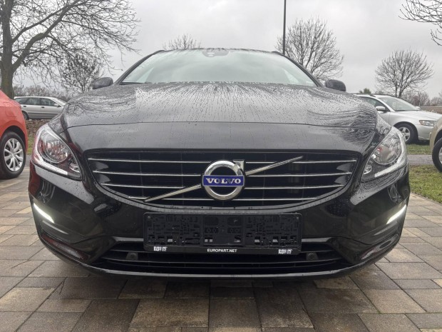 Volvo V60 2.0 D [D2] Momentum 162000.Tempomat.N...